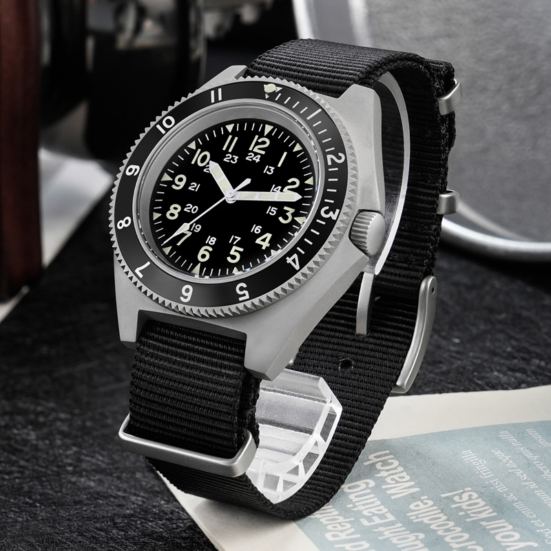 Zegarek kwarcowy Watchdives WD – Mens Fashion Bracelet recenzja i cena
